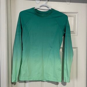 Figs Surgical green ombre Seamless underscrub top